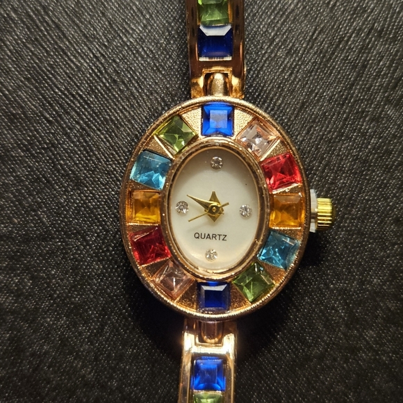 Gold-tone Women's quartz bracelet watch with a colorful gemstone-accented Oval - Picture 2 of 4